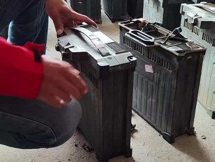 大疆t50电池拆上盖不锁板方法