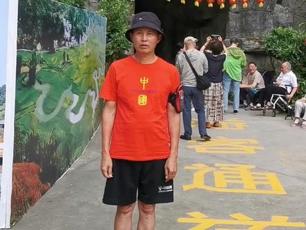 百魔洞位于广西河池市巴马瑶族自治县甲篆乡坡月村,是国家AAAA级景区,主游程约4000米,平均高度70米,由主洞、感岁洞等组成庞大溶洞群。洞内拥有100多米高、1000多米长的巨型殿堂及70-80米高的钟乳石柱群,1987年中英地质专家考察后称其“天下第一洞”。#粉丝一千万