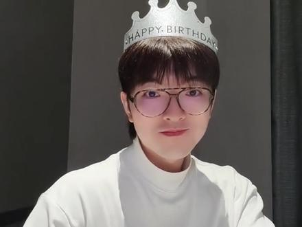 给于奥姐看的都陷进去了~ #酷酷的滕 #于奥 #周铁男 #搞笑