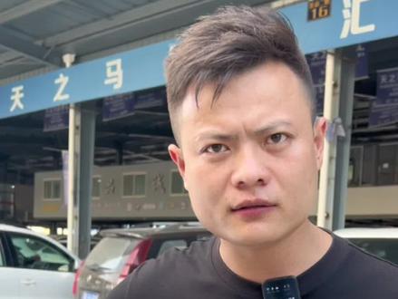 你们是喜欢国产的#奔驰glc260 还是进口的大溜背造型的🚗!我个人认为大溜背造型还是很好看的!#溜背车