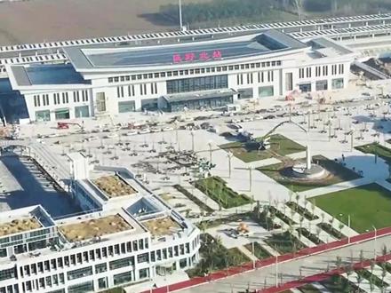 尊敬的旅客,这段优美的声音即将陪伴您的旅途。“列车前方到站——巨野北站。”#日兰高铁曲庄段通车运营进入倒计时@抖音小助手