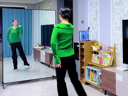 有手有脚就能学会的《咏春》舞教程,点赞收藏以免找不到了,还想学什么评论区留言告诉我!原创:阿莎莎老师#零基础学舞蹈 #咏春舞蹈挑战 #中国舞 #保姆级教程 #一学就会