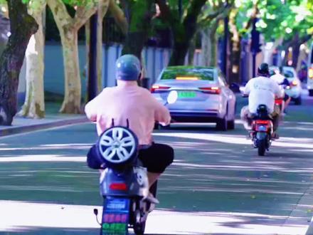 今天是3月8日星期日,早安!愿你不被生活为难,心中有光,眼里有笑。不慌不忙,做自己的太阳,无需凭借谁的光。三八妇女节快乐,愿你永远自在、从容、被温柔以待。#早安#三八妇女节#三八妇女节文案#生活碎片#治愈