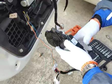 现代名图左前门玻璃升降电机模块损坏,更换电机总成#抖音热门 #抖音修车