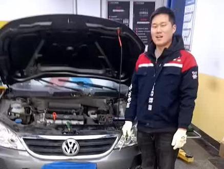 大众朗逸机盖锁,在关闭 状态下如何打开?#汽车保养与维修 #积碳清洗