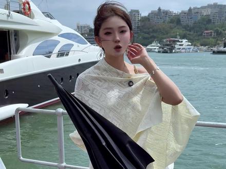 河北“赌神”七七在三亚开始验牌,牌到底有没有问题@三亚七七游艇跑车(七七本人) @三亚七七游艇跑车-七七本人 @三亚七七游艇跑车(七七本人) #三亚顶奢定制游 #三亚定制游 #三亚七七 #游艇出海 #新年快乐