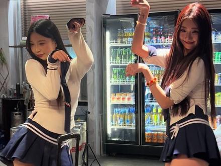 #女团舞#泪水打湿小烧烤,从此不做恋爱脑,来破路边吃烧烤、还能看舞蹈#破路边烧烤工厂杭州总店#破路边海鲜烧烤大排档乐堤港店@杭州破路边烧烤工厂老板娘