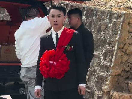 孔德攀结婚车队# 孔德攀灰姑娘结婚车队/小阿兴#摄影师
@小阿兴(工作室》 @孔德攀3月23号24号婚礼活动 @灰姑娘宝妈22.23号结婚