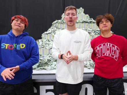 1亿美元YouTuber豪宅探秘! 潜入顶级YouTuber的亿万豪宅!水下滑梯、隐藏密室、恐怖小丑突然袭击…最后连Mister Beast都慌了!究竟谁的房子最疯狂?全程高能,慎入!🔥
#野兽先生 #MrBeast #减速带 #国外综艺 #奇葩挑战