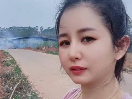 夫人在甘蔗地,夫君在何处?#乡村生活记录 #山卡卡的农村人