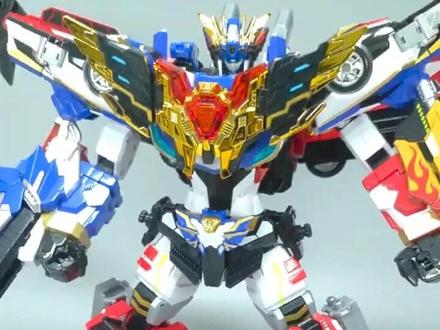 炫卡斗士W 烈狮火警、炫蓝闪电W合体展示