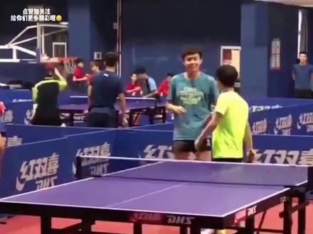 彼此之间的互动与默契像是多年的老友😏#王楚钦孙颖莎