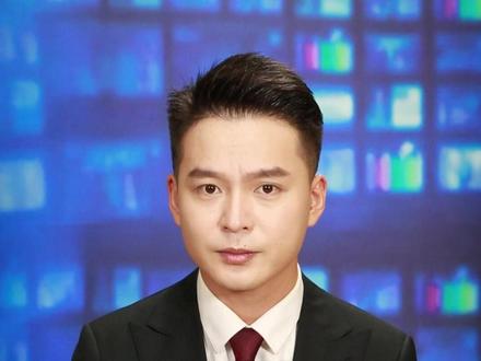 男子地铁站当众大便 背后有急需讨论的问题 男子地铁站当众大便 背后有急需讨论的问题#南宁地铁站