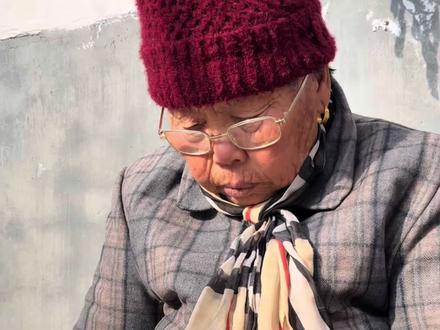 真理啊👍👍👍#彤彤奶奶 #毒舌 #奶奶和孙女的日常生活 #奶奶带大的孩子 #搞笑日常