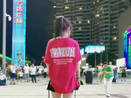 #老娘驾到 背面视频 #简单易学 #一起来跳吧 #广场舞dou起来 #广场舞 @抖音小助手