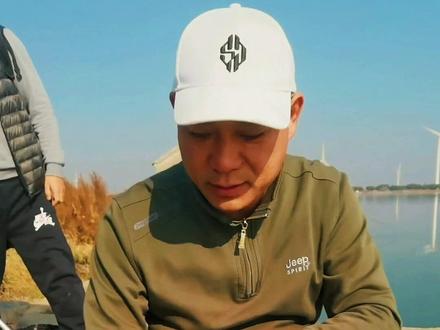 有许多细节还要需要私聊,肯定让你暴获,看一下置顶视频加微我。喜欢过来钓鲫鱼也可以发你们钓点