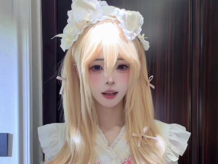 关于抖火杯 我确实也只有低分超的实力 所以在受到邀请时就担心过自己参赛会不会引起大家的反感 赛事负责人员觉得圈内主播都是朋友 线下都熟悉 s2赛制也比较有意思 就想邀请我也能够一起参加增加热度 多次沟通下来也让我认为大家想看我参赛的多过于不想看的 才会明知有节奏也这样应邀参加了 但是事实相反 所以大家可以不用继续给我投票 把票留给需要的人 最后也希望大家对女玩家的恶意小一点 把圈子的包容性再扩大一点 这样才能够走得更远 越来越好、#抖火杯 #火影忍者手游