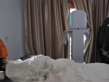 苏州的这家机器人企业“优理奇”全新研发的新一代机器人Panther 走进家庭开启家庭做起了保姆,从早晨叫早到铺床单、叠被子 做早饭到清洁家务,统统都能搞定!这不仅代表着中国机器人行业的迅猛发展,也让“科技改变生活”成为了现实。#优理奇 #具身智能机器人#保姆机器人 #UnixAI