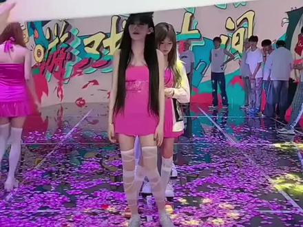 团队里面最有女人味的女孩只能是张佳慧!#爆