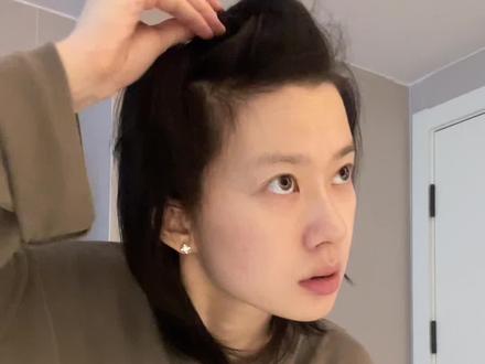 沉浸式造型|短发女生被迫相亲出门步骤(帅气反击
倘若我相亲拿出:半扎武士头
阁下应该如何应对呢
妈:“今天去相亲把头发扎起来!像女孩一点儿!”
但是 妈妈
把头发扎起来之后 好像更不对劲了
#短发女生 #换头了换头了 #发型 #沉浸式 #贝医生牙刷