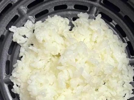 空气炸锅隐藏技能!再也不用担心米饭吃不完#美食教程 #空气炸锅美食 #在家做美食 #大人孩子都爱吃 #米饭的神仙吃法