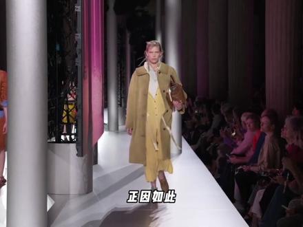 这一季的#MiuMiu ,真实演我的精神状态。#MiucciaPrada #精神状态belike #发疯日常 #这个视频有点潮