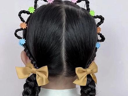女儿花朵发型来咯,简单易上手#骗你生女儿 #编发教程 #儿童编发 @抖音小助手 @DOU+上热门