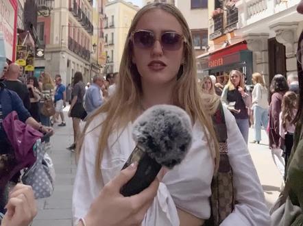 老外恋爱到底谁花钱?#内容过于真实 #街访 #恋爱 #国外生活 #抖音看世界 #外国小姐姐 #你怎么看 #海外生活