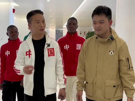 追逐光,成为光,散发光。#国货之光