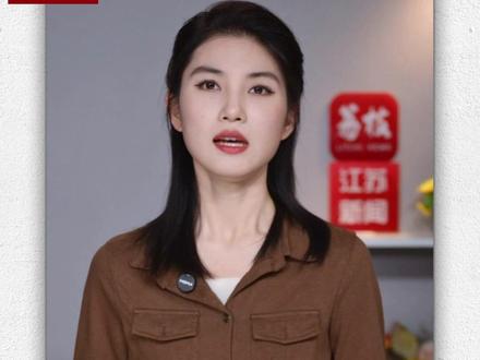 别把药水杨梅当故事看,要当事故查 #媒体精选主播说 福建漳州“泡药杨梅”事件有了官方结论,给杨梅泡药水的黑心商贩被抓了,540公斤问题杨梅追回销毁。这份雷霆通报,显示了当地监管部门及时行动的成果,但这起事件造成的严重后果,却不是简单的一份通报就能化解和平息的。风波之后,各地的补救举措接踵而至,每一步都在努力弥合信任的伤口。我们希望果农能减少损失、杨梅能找回信任。但其他水果有没有类似问题?其他农产品、食品有没有类似问题?都需要各地去想一想、查一查。只有把工作做在前面、把监管挺在前面,才能让食品安全真正落到实处,才不会重蹈“药水杨梅”的覆辙。#别把药水杨梅当故事看要当事故查