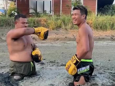 #打黑拳 点个关注每天更新搞笑视频