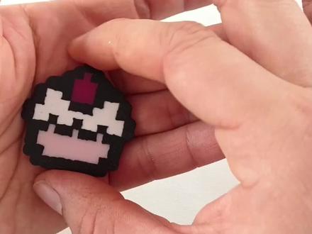 可爱粉色小蛋糕拼豆🥰
#拼豆图纸 #拼豆 #我爱拼豆 #拼豆挂件 #拼豆图案简单可爱分享