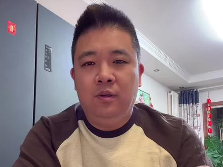 作为一个北京人,本来以为自己挺能喝,去了山东才知道啥叫真正的好客!白的啤的轮着来,透完再匀,反复循环!在山东,啤酒=饮料!山东朋友,我说的对吗?#好客山东 #山东喝酒 #北京人在山东 #喝酒名场面 #山东人有多热情