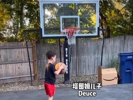 “大战在即,孩子们也开始内卷起来了”#库里 #塔图姆 #dou来nba季后赛