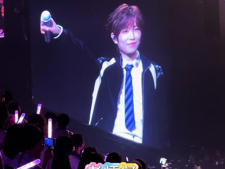 徐老师说这节课要站着上!!!校服穿的整整齐齐一起夹子音梦回学生时代!#徐良 #徐良客官不可以 #爷青回 #徐良深圳 #校服