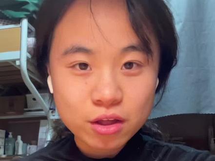 过年可以在亲戚面前露一手了。
#豆包摇 #豆包 #手势舞