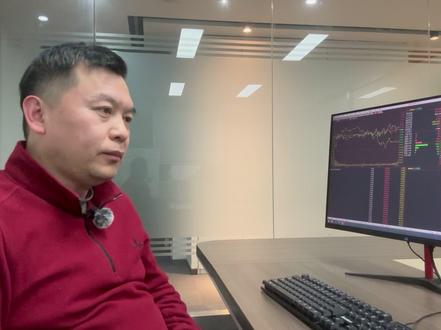 大家知道的,洋河是中国航天的战略合作伙伴,茅台明星产品叫飞天,皇浦和黄金仅一字之差。而白酒和白银也只差了一个银,所以总得是先去太空挖矿,然后赚钱了喝茅台,这其实是一个闭环。#商业航天 #贵金属 #股民 #股市 #股票