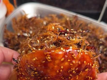 复刻最近超火的“糖醋鸡丝烧饼”据说是热量核弹,真的假的 #糖醋鸡丝烧饼 #美食测评#试吃#小吃#抖音商城