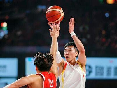 半场落后14分大逆转!日本战术博主硬核复盘! 半场落后14分,中国男篮凭什么完成惊天逆转?🇯🇵🇨🇳
本期视频深度翻译并拆解了日本百万播放战术博主的硬核复盘。抛开情绪,我们以上帝视角逐帧看懂这场高质量的战术博弈!
从日本队上半场惊艳的“收缩协防”,到中国男篮下半场教科书般的临场调整:疯狂“点名军训”小个子后卫、祭出绝杀杀招“西班牙挡拆”彻底打穿防线!
想看懂专业的篮球战术细节?点赞关注,带你硬核看球!🏀
👉 视频素材来源YouTube:@博士
#中国男篮 #中日篮球 #战术分析 #篮球战术 #西班牙挡拆