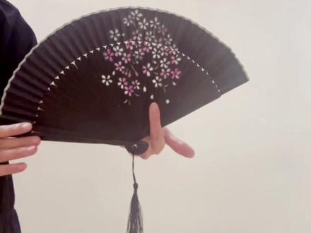 最近喜欢上了🪭
#折扇🪭教程#古典舞#生活舞蹈