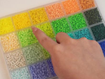 拼豆党集合啦!24种颜色精准补位,独立分格设计告别混色烦恼,不管是拼小挂件、钥匙扣还是大图案,颜色都能精准匹配,新手也能零失败#拼豆#拼豆补充包#好物推荐#拼豆攻略#拼豆收纳