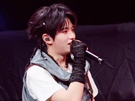 哥哥姐姐弟弟妹妹都给我们这个撒娇馒头投票!#穆祉丞 #萌物 #荣耀之战 #七匹狼