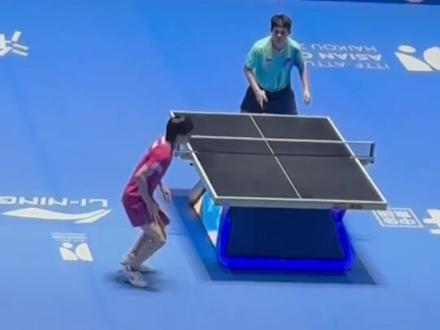 林诗栋ps户上隼辅,从领先被追平,王皓执导出现在夹层观众席,给石头加油,真是不容易……