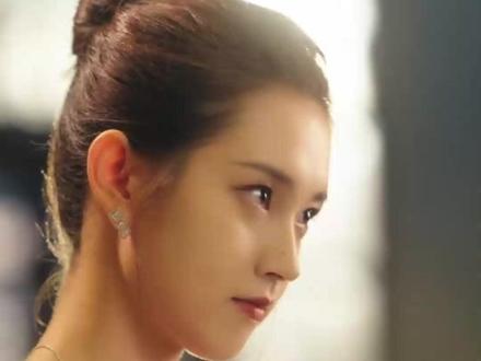 《盛夏芬德拉》女主郭宇欣亮相杭州微短剧大会,称火了反而慢下来,更看重剧本与故事之“核”#盛夏芬德拉 #郭宇欣