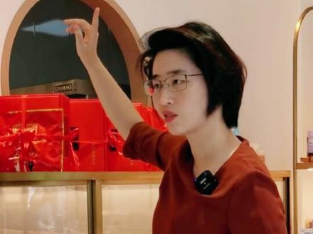 陈列是无声的销售,好陈列胜过10个销售员 #烘焙培训 #中秋月饼 #陈列搭配