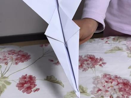 来,一起折个纸飞机@折纸