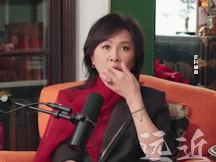 1月13日,章泽天的首期播客节目上线。节目中,章泽天和刘嘉玲聊到近期引发热议的“澳16岁以下社媒禁令”,二人都表示非常认可。刘嘉玲问章泽天是否让小朋友上社交媒体,章泽天说:“完全不给。偶尔可能看看纪录片、动画片,但是社交媒体不行,我希望越晚越好。”