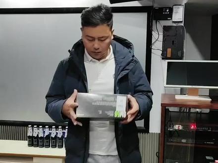 分享舒尔SM58有线话筒的防伪标识