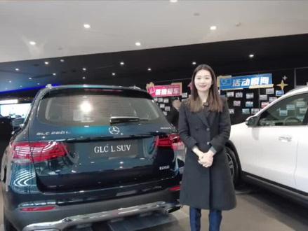 奔驰车型后排如何一键放倒#汽车知识 #抖音汽车 @梅赛德斯-奔驰 @抖音小助手