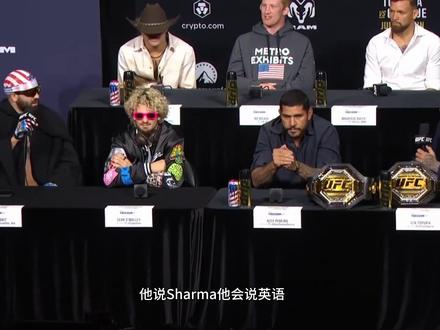 ufc 白宫战 伊利亚托普利亚为亚历克斯佩雷拉辩护称 他并不需要会英语,我会英语就好! 两个我最喜欢的选手关系这么好
后又用水瓶砸到他的猪脸上!我最喜欢的选手维护我最喜欢的选手 真的爽到爆 燃起来了!
霍基特这小子一直在那说说说 我都不知道他是谁 一直在这碰瓷佩雷拉 佩子都听不懂英语不爱搭理他 但最让我出乎我意料的是两个我最喜欢的选手托普利亚跟佩雷拉居然关系这么好 托普直接为佩雷拉正义出手直接一水瓶砸到他脸上 托普是真不惯着他 敢跟现役世界最知名的选手叫 结果这个乔什么东西的只能被安保拉出去了🤣我只能说这波维护给我看爽了 #ufc白宫战#UFC发布会 #佩雷拉 #托普利亚